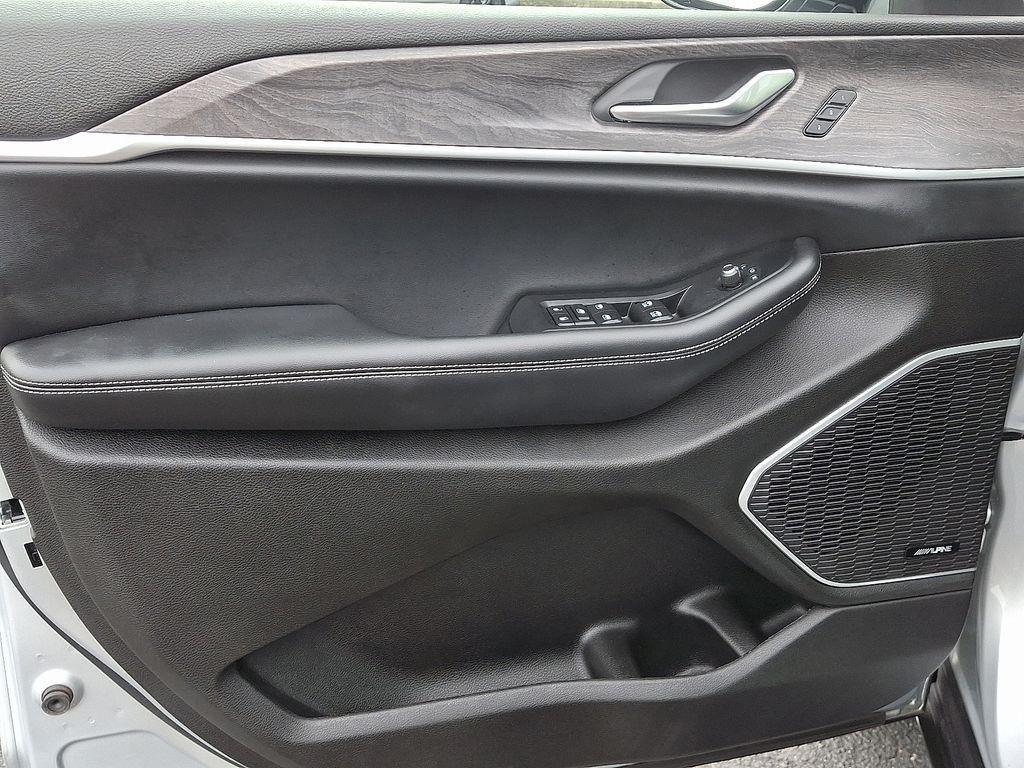 used 2022 Jeep Grand Cherokee car, priced at $29,950