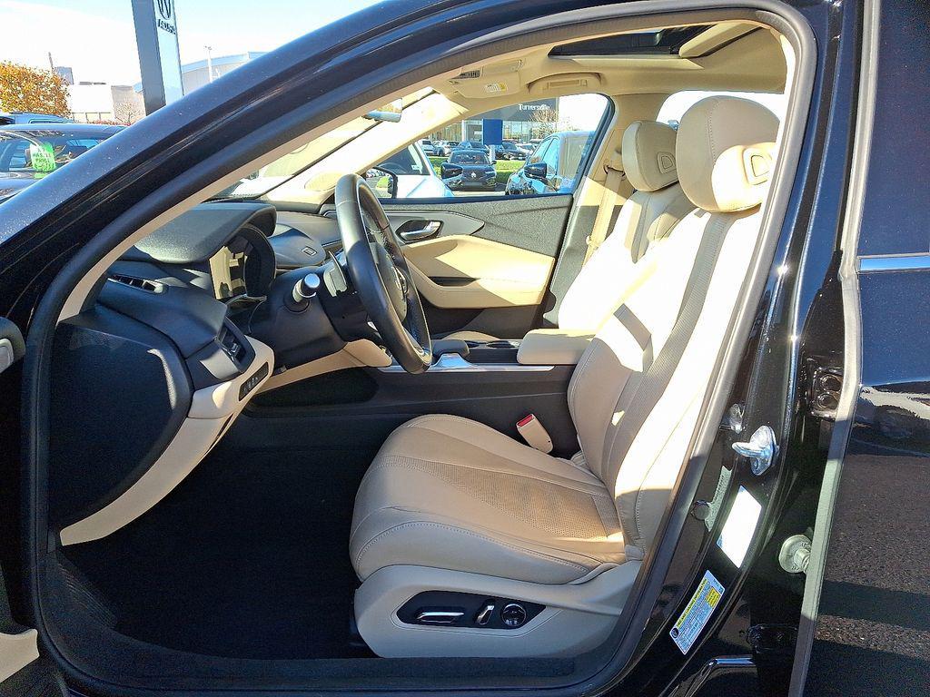 used 2023 Acura TLX car, priced at $31,000