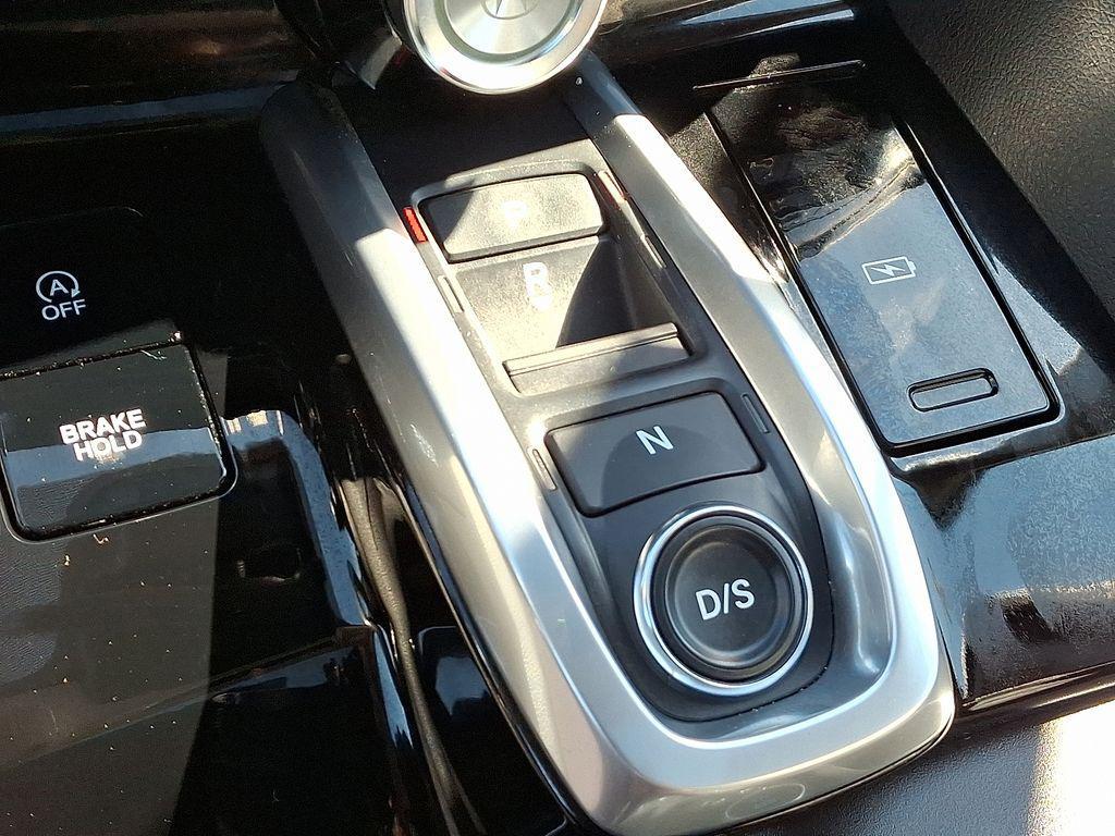 used 2023 Acura MDX car, priced at $39,900