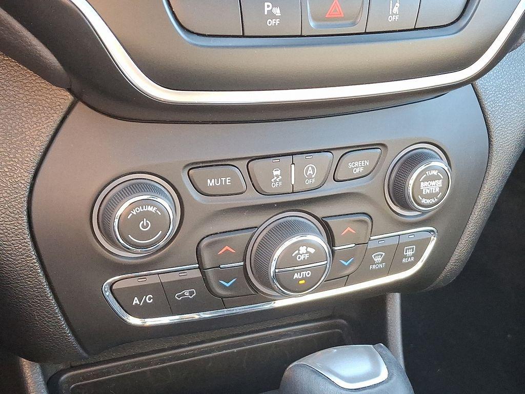 used 2021 Jeep Cherokee car, priced at $21,300