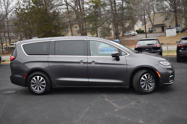 used 2022 Chrysler Pacifica Hybrid car, priced at $24,000