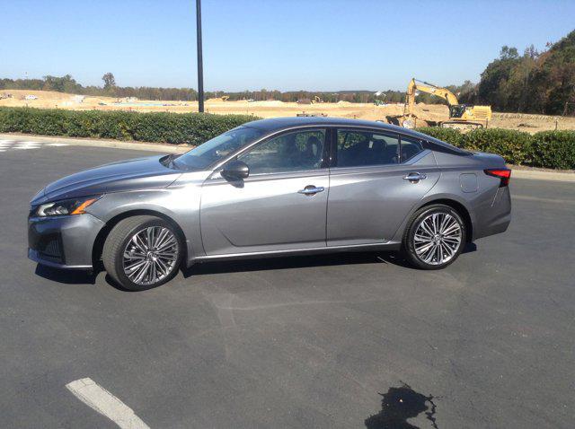 used 2023 Nissan Altima car, priced at $25,500