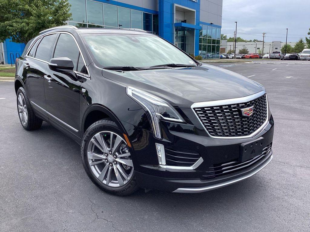 used 2025 Cadillac XT5 car, priced at $45,409