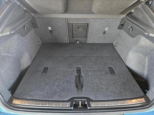 used 2022 Volvo C40 Recharge Pure Electric car, priced at $28,152