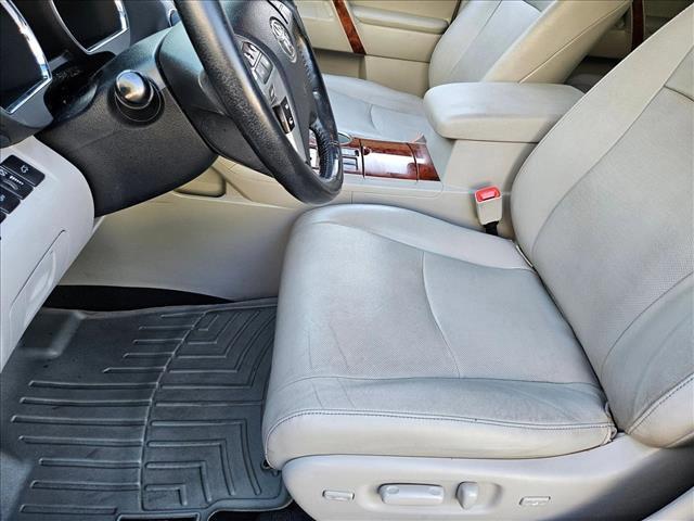 used 2013 Toyota Highlander car, priced at $18,484