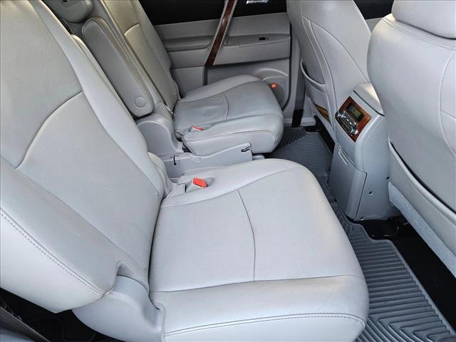used 2013 Toyota Highlander car, priced at $18,484