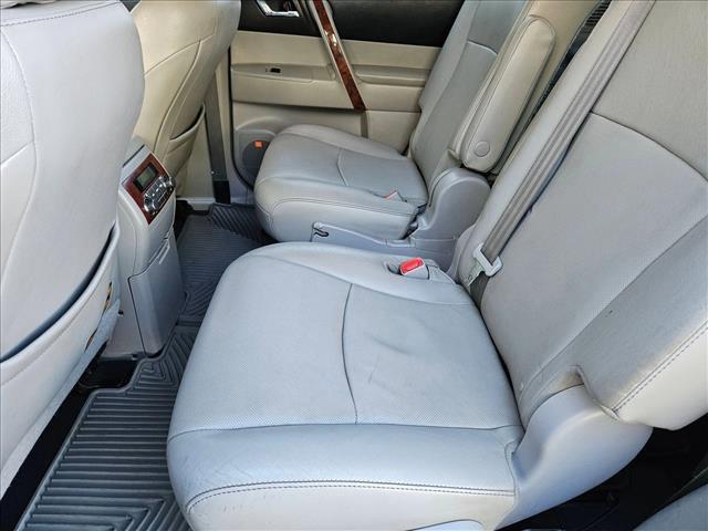 used 2013 Toyota Highlander car, priced at $18,484