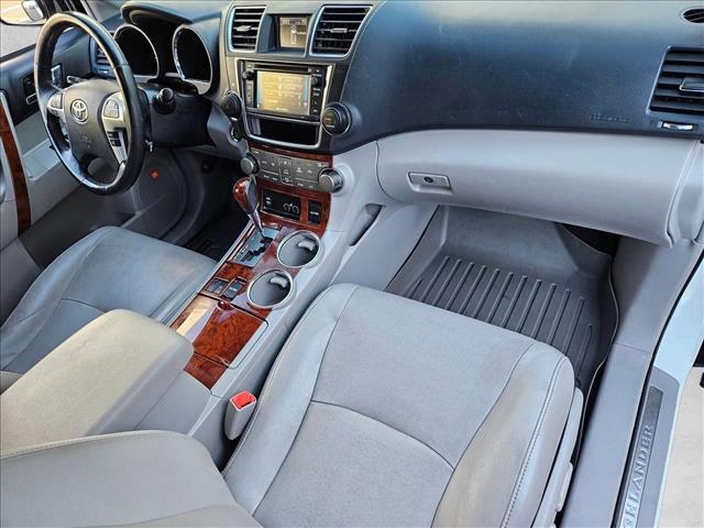 used 2013 Toyota Highlander car, priced at $18,484