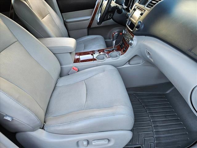 used 2013 Toyota Highlander car, priced at $18,484