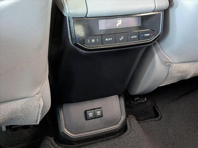 used 2020 Toyota Highlander car, priced at $27,752