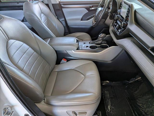 used 2020 Toyota Highlander car, priced at $27,752