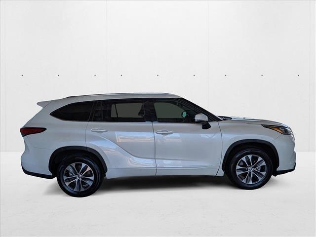 used 2020 Toyota Highlander car, priced at $26,937