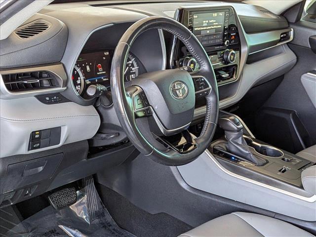 used 2020 Toyota Highlander car, priced at $27,752