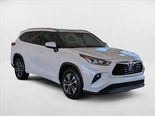 used 2020 Toyota Highlander car, priced at $26,937
