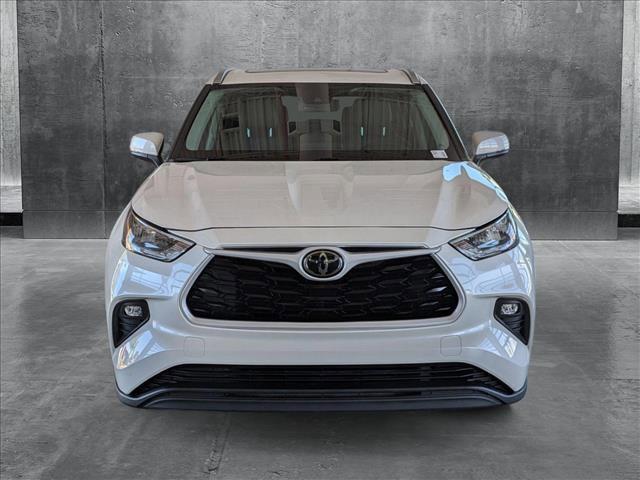 used 2020 Toyota Highlander car, priced at $27,752