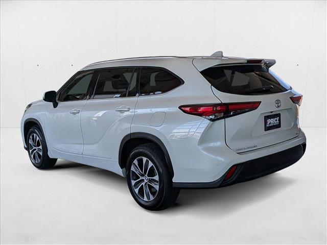 used 2020 Toyota Highlander car, priced at $26,937