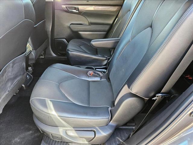 used 2022 Toyota Highlander Hybrid car, priced at $39,955