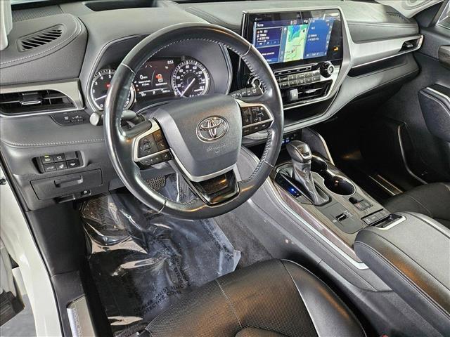 used 2022 Toyota Highlander car, priced at $36,288