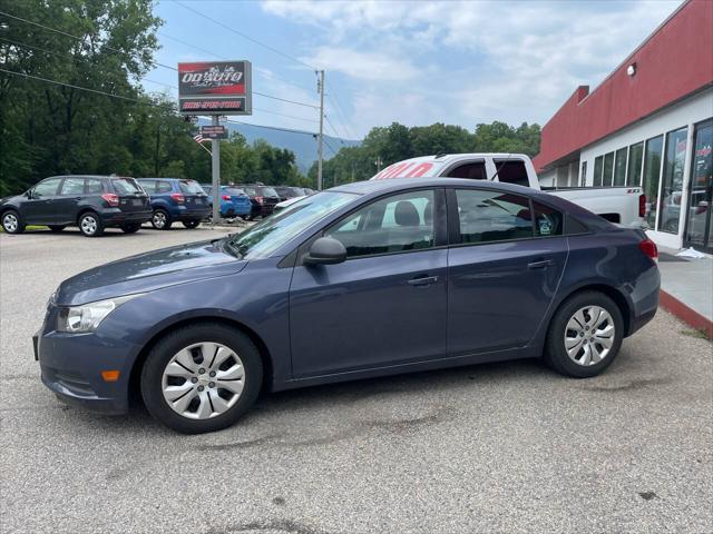 used 2013 Chevrolet Cruze car, priced at $8,995