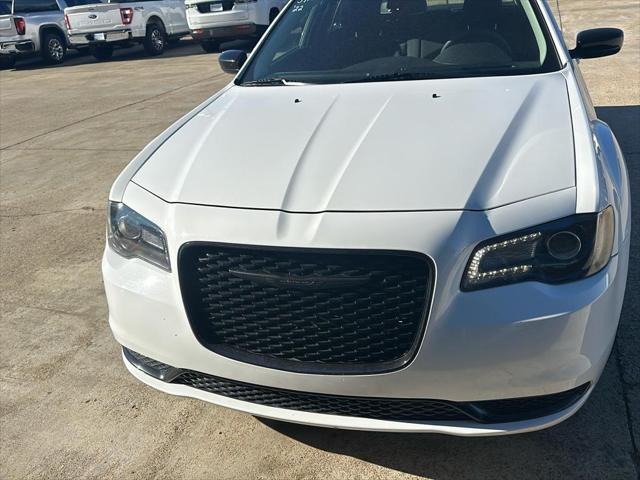 used 2022 Chrysler 300 car, priced at $19,999