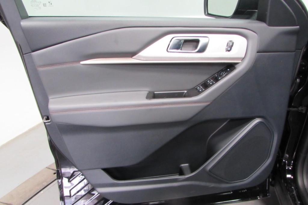 new 2025 Ford Explorer car, priced at $46,205
