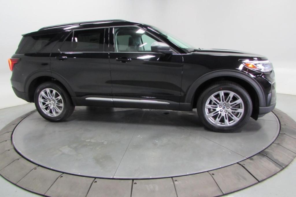 new 2025 Ford Explorer car, priced at $46,205