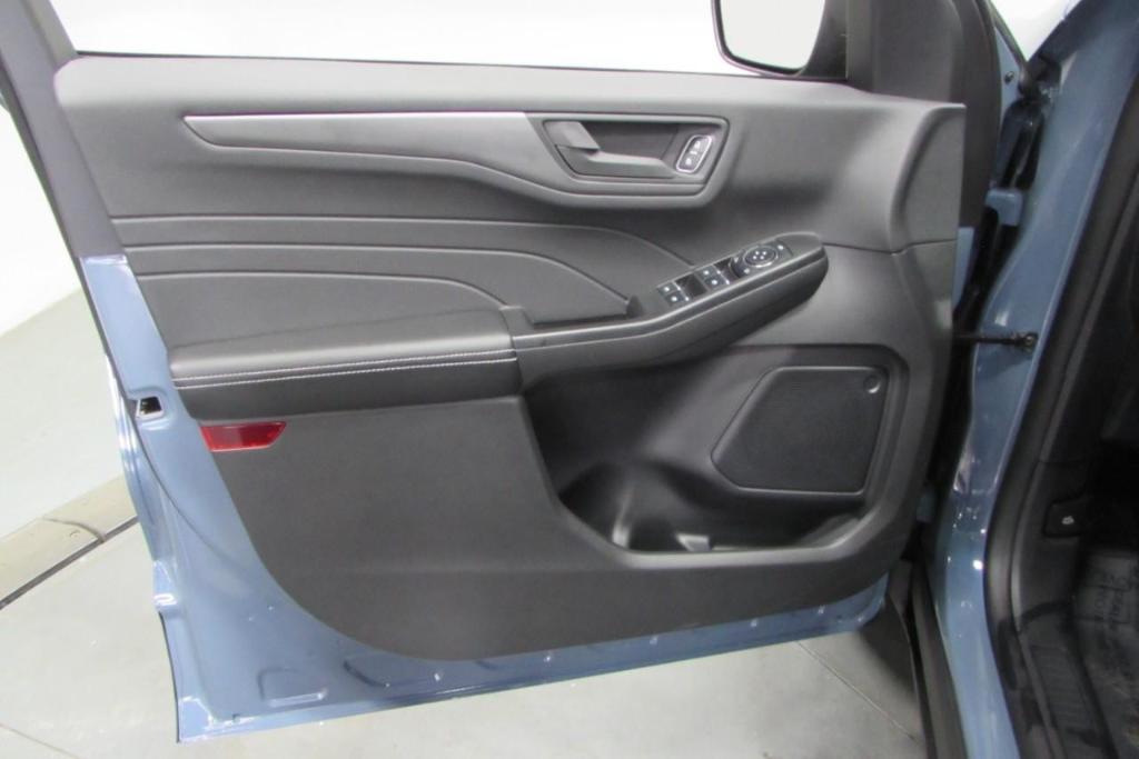 new 2025 Ford Escape car, priced at $33,385