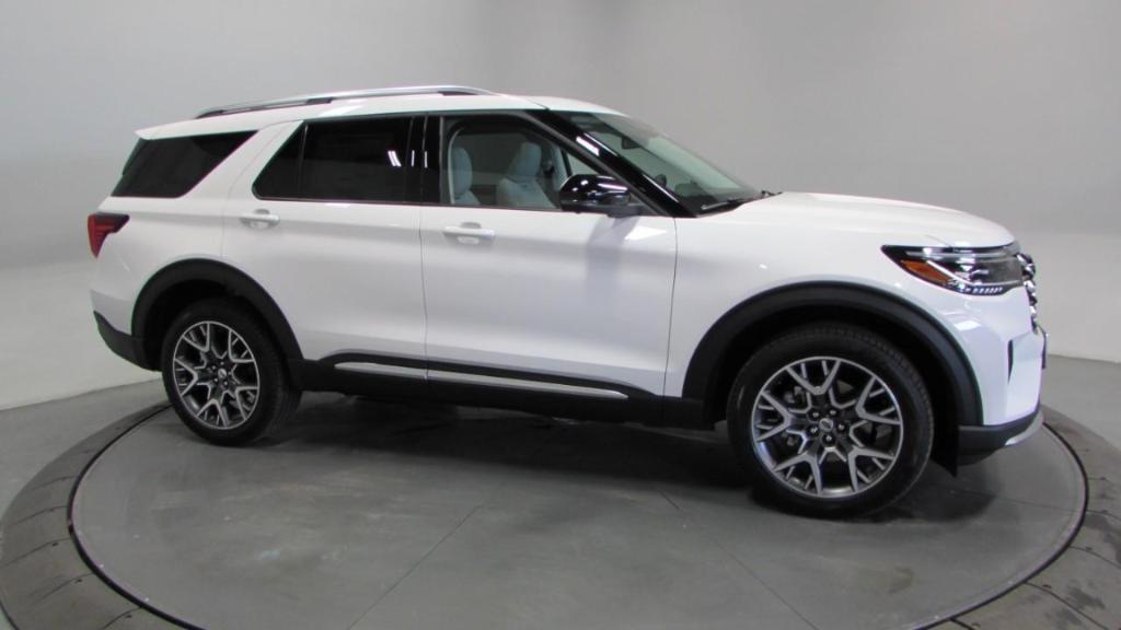 new 2025 Ford Explorer car, priced at $57,518