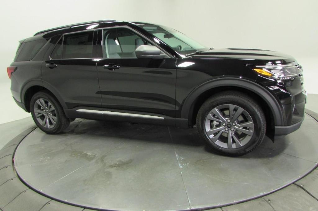 new 2025 Ford Explorer car, priced at $42,796