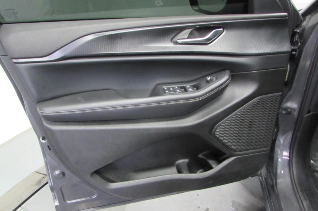 used 2024 Jeep Grand Cherokee car