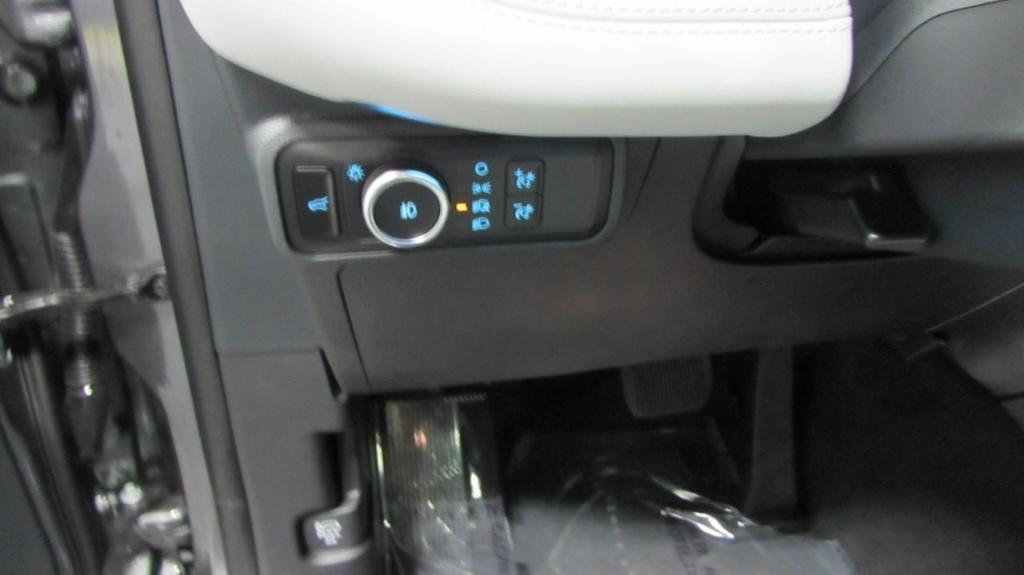 new 2025 Ford Explorer car, priced at $55,826
