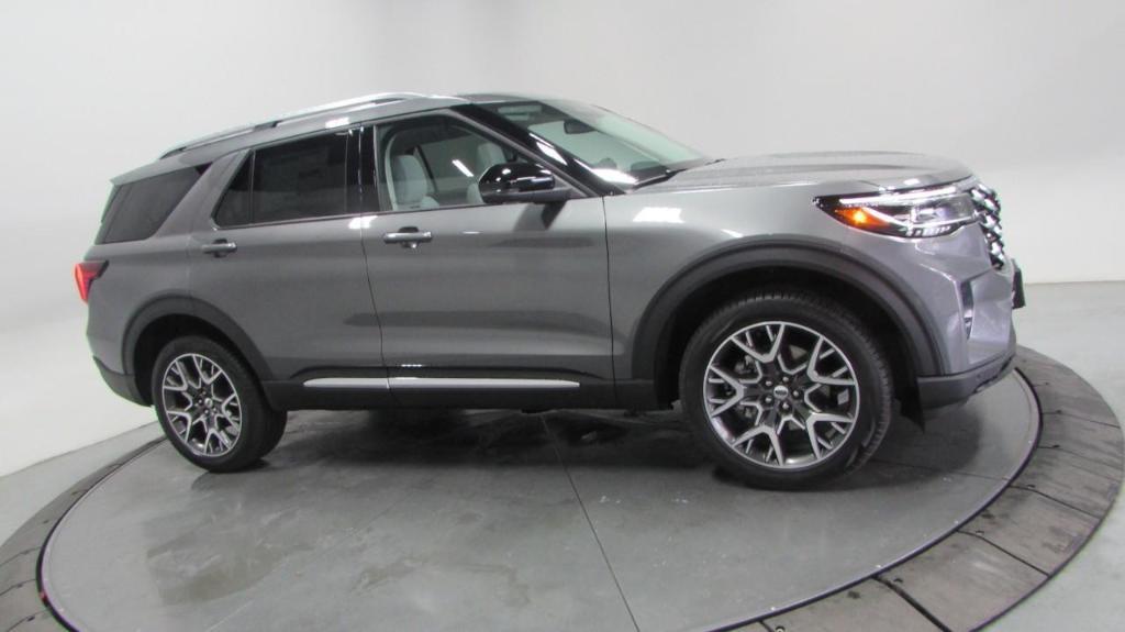 new 2025 Ford Explorer car, priced at $55,826