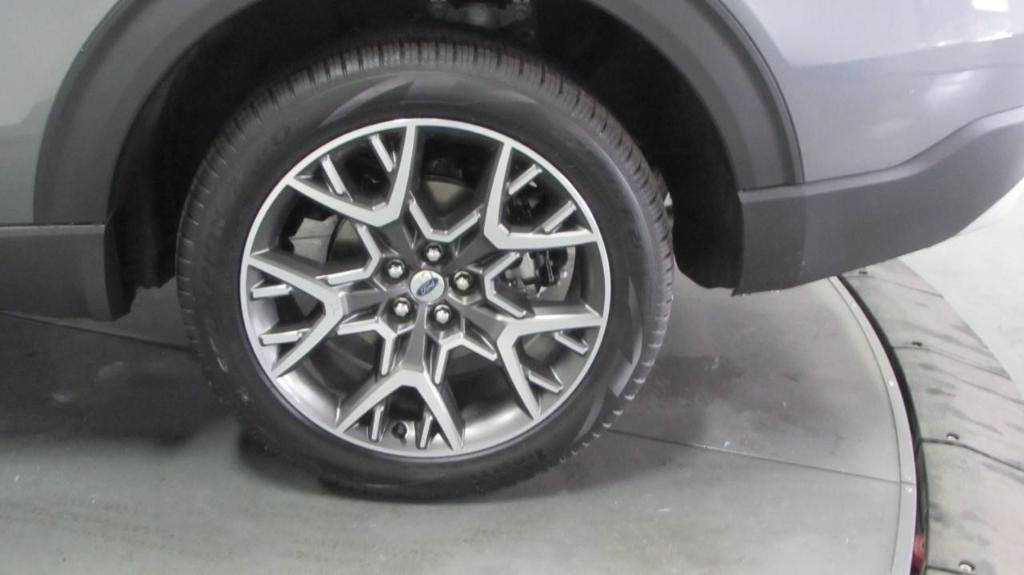 new 2025 Ford Explorer car, priced at $55,826