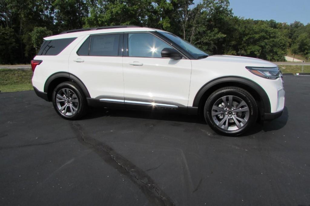 new 2025 Ford Explorer car, priced at $44,913