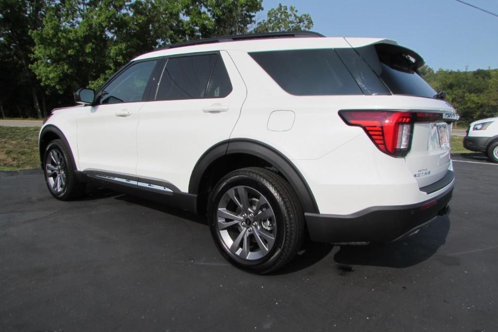 new 2025 Ford Explorer car, priced at $44,913