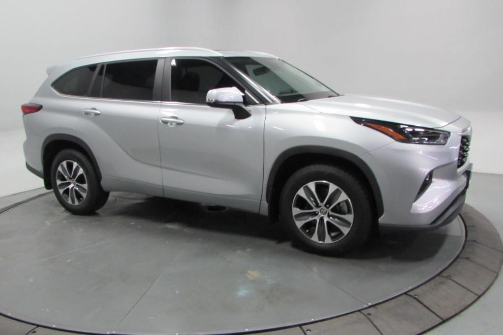 used 2023 Toyota Highlander car, priced at $39,815