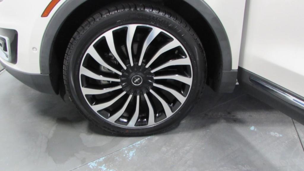 used 2019 Lincoln Nautilus car, priced at $23,875