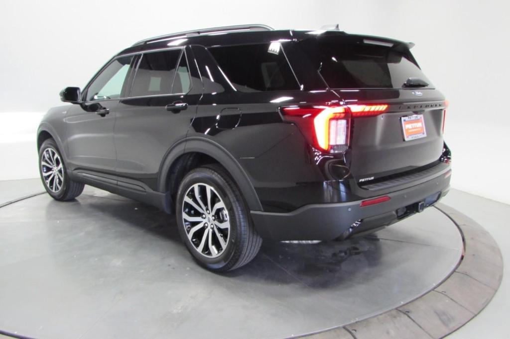 new 2025 Ford Explorer car, priced at $47,090