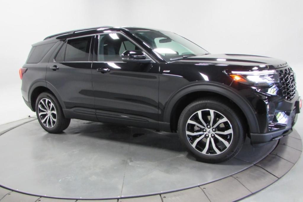 new 2025 Ford Explorer car, priced at $47,090