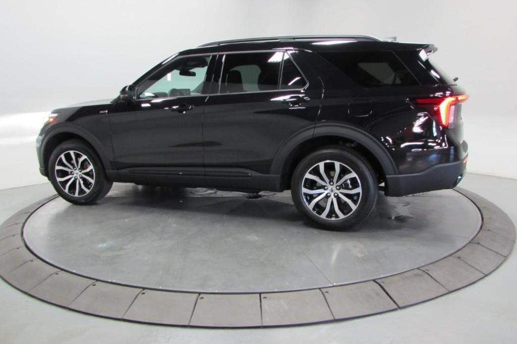 new 2025 Ford Explorer car, priced at $47,090