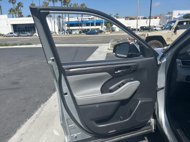 used 2021 Toyota Highlander Hybrid car, priced at $41,972