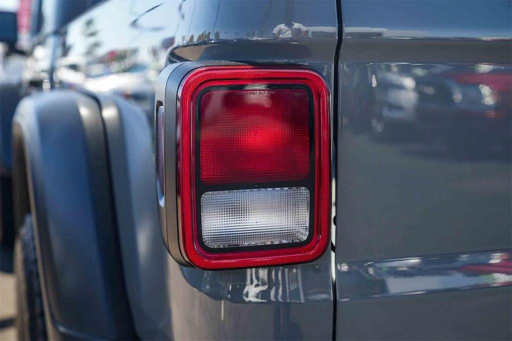 used 2021 Jeep Gladiator car, priced at $37,774