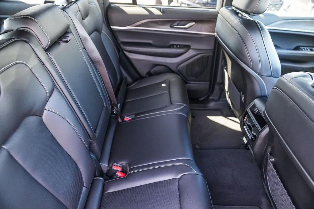 new 2025 Jeep Grand Cherokee car, priced at $44,910