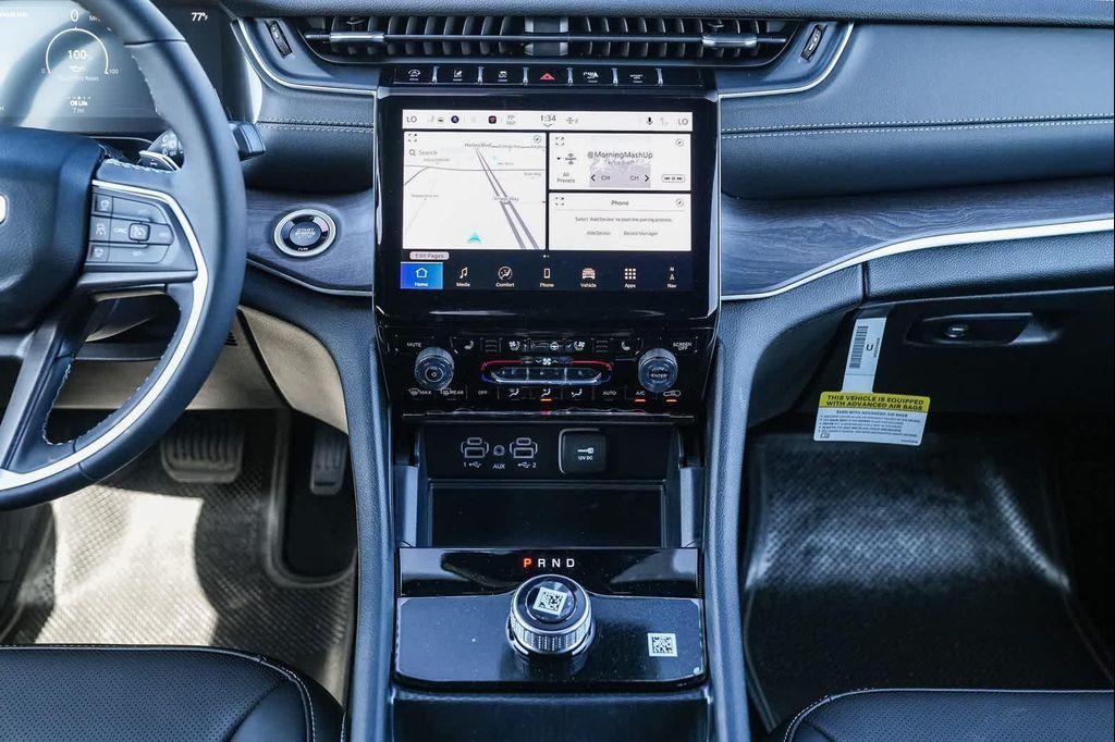 new 2025 Jeep Grand Cherokee car, priced at $44,910