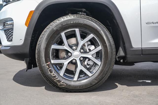new 2025 Jeep Grand Cherokee car, priced at $45,532