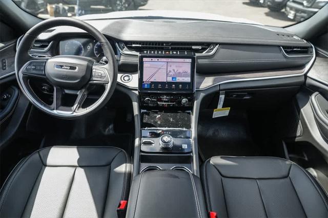 new 2025 Jeep Grand Cherokee car, priced at $45,532