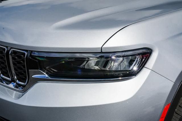 new 2025 Jeep Grand Cherokee car, priced at $45,532