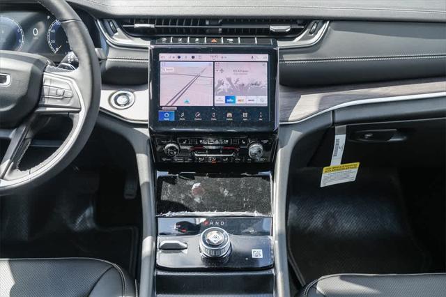 new 2025 Jeep Grand Cherokee car, priced at $45,532