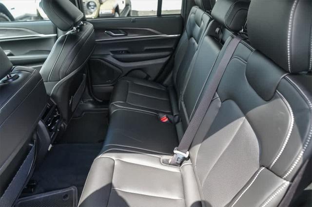 new 2025 Jeep Grand Cherokee car, priced at $45,532