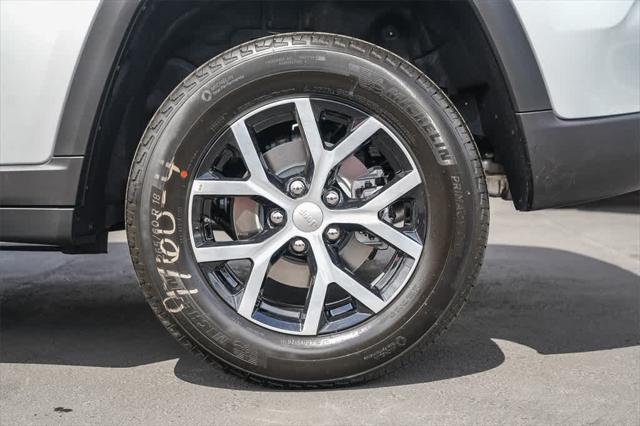 new 2025 Jeep Grand Cherokee car, priced at $45,532